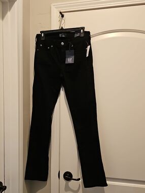 GAP Womens Classic Straight Jeans in Black